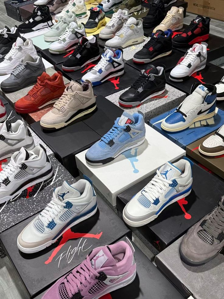 Jordan 4s